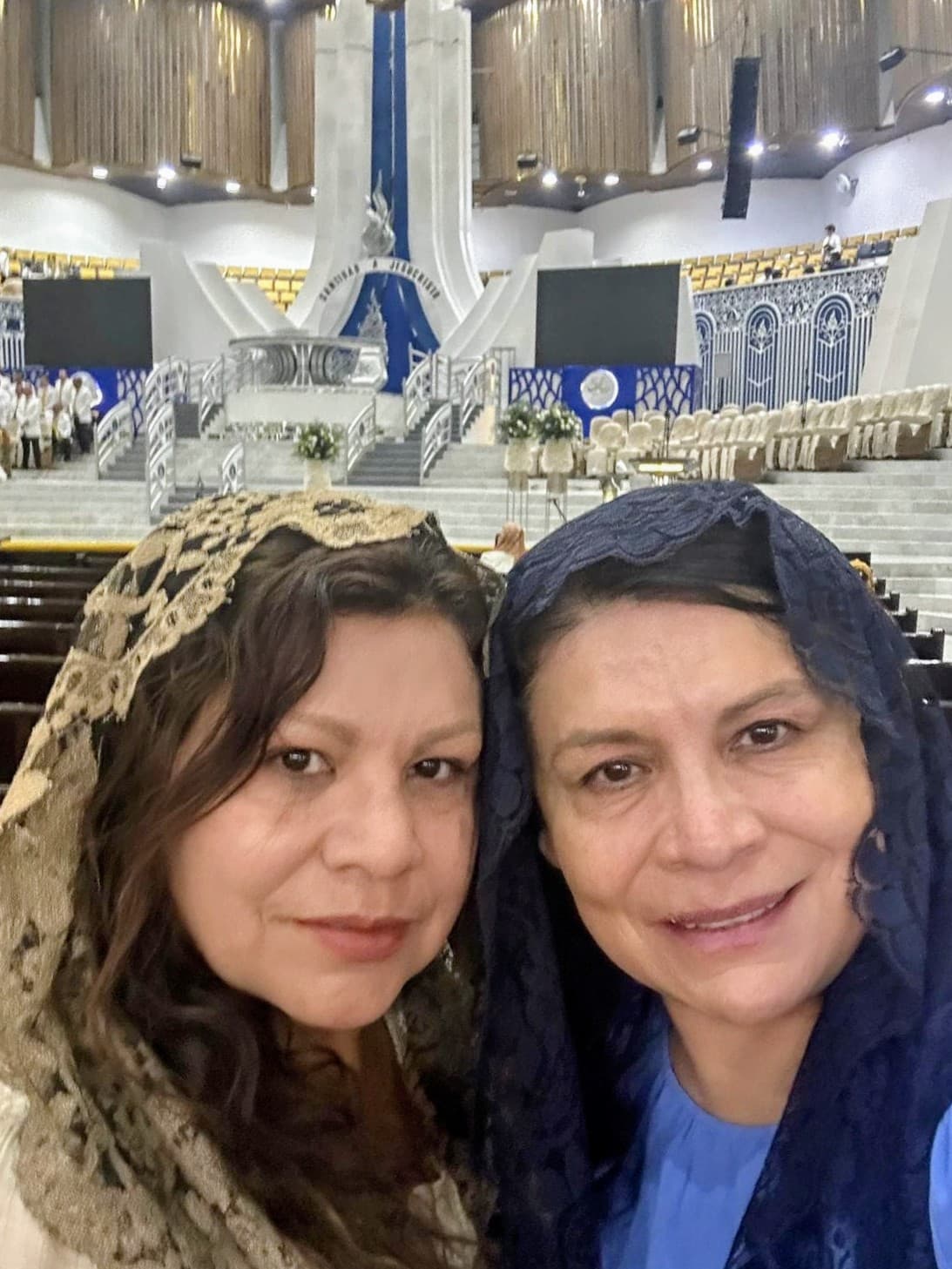 Our founder and her sister at La Luz del Mundo